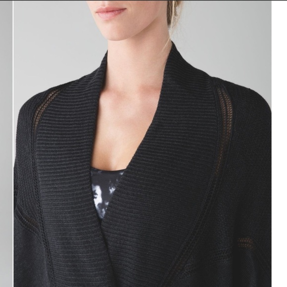 Lululemon Breeze Easy Wrap in Heathered Black (Size 4) - Picture 2 of 10